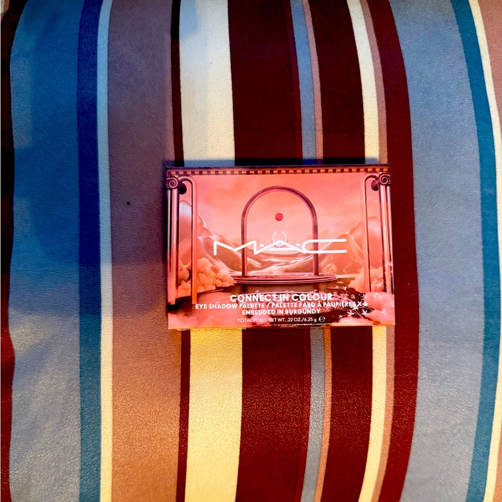MAC Connect in Colour Eye Shadow Palette-Burgundy